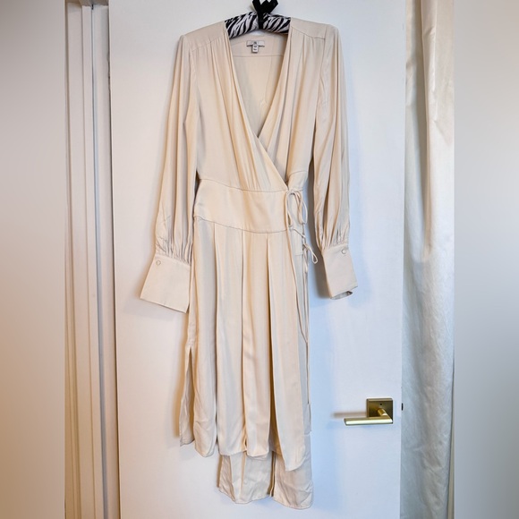 Banana Republic Cream Long Sleeve Dress - Picture 3 of 5